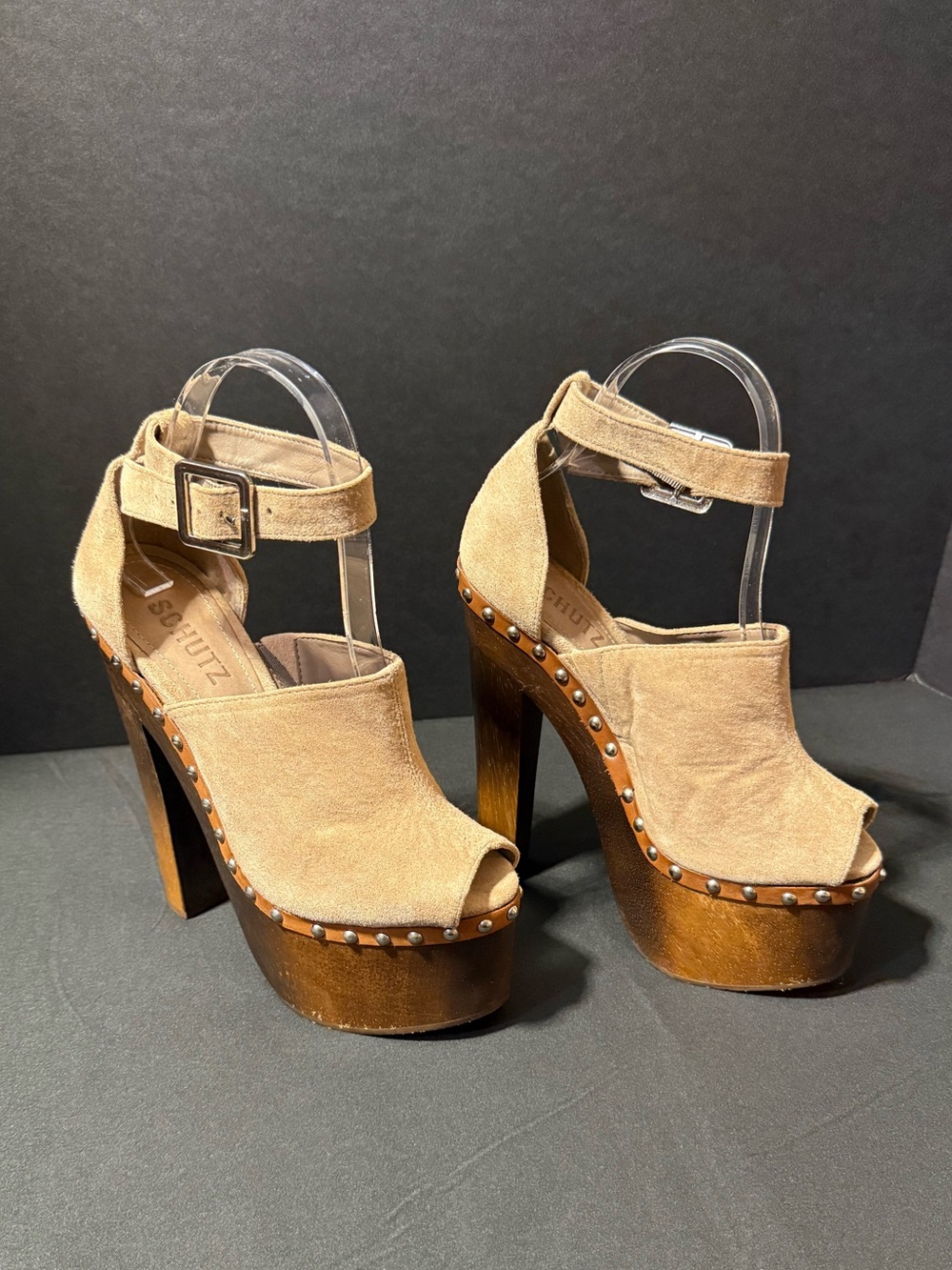 SCHUTZ Beige Suede Platform Peep-Toe Sandals w/ Studded Wood Heel Size 5 / EU 35